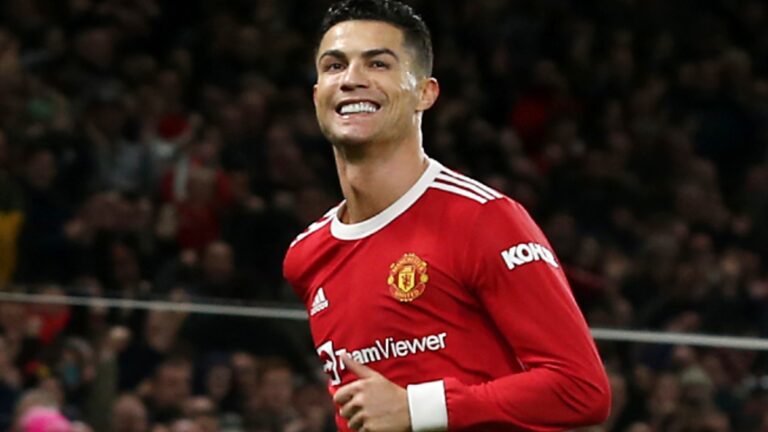 Cristiano Ronaldo Height Weight Age Girlfriend Body Statistics & Biography