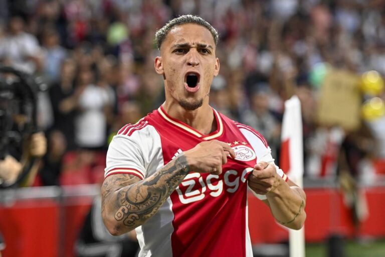 Antony Transfer Height Weight Age Girlfriend Body Statistics Biography