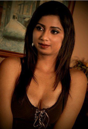 Shreya Ghoshal Height Weight Bra Size Age