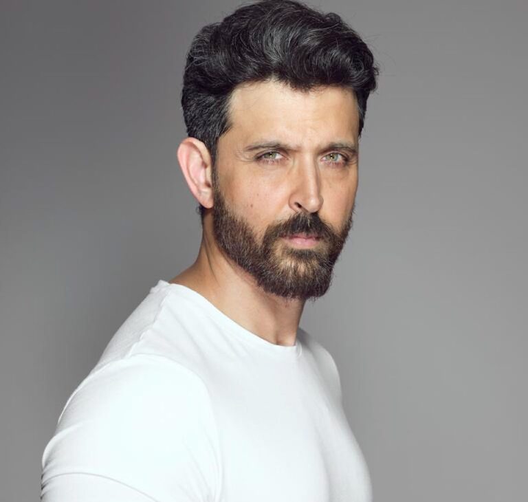 Hrithik Roshan Height Age Girlfriend Wife Family Biography