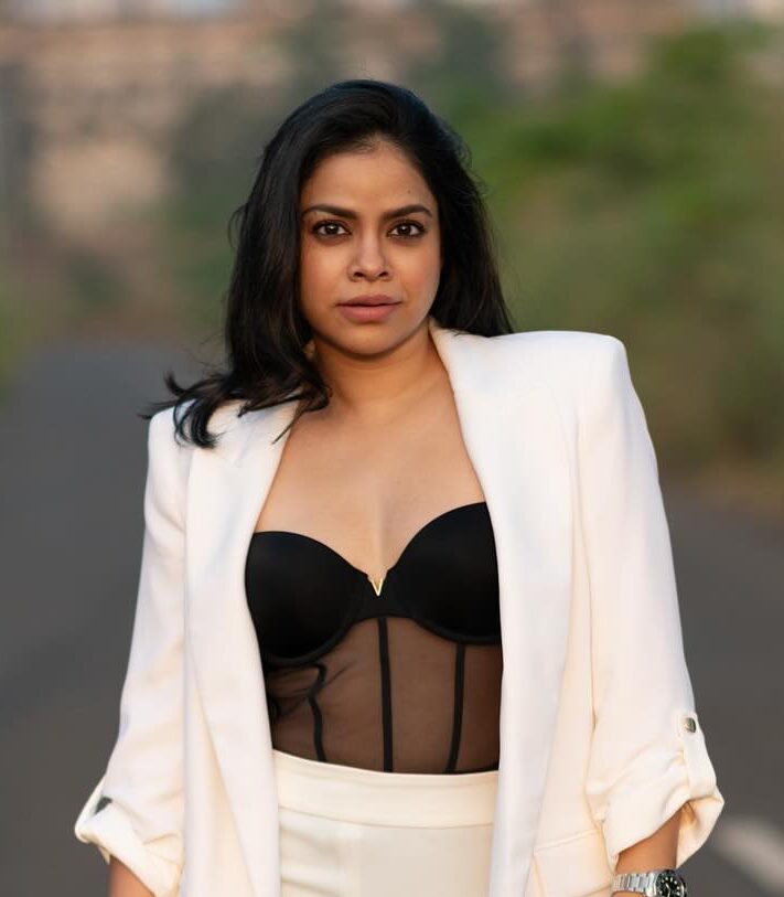 Sumona Chakravarti Height Weight Age Bra Size Affairs Family Biography