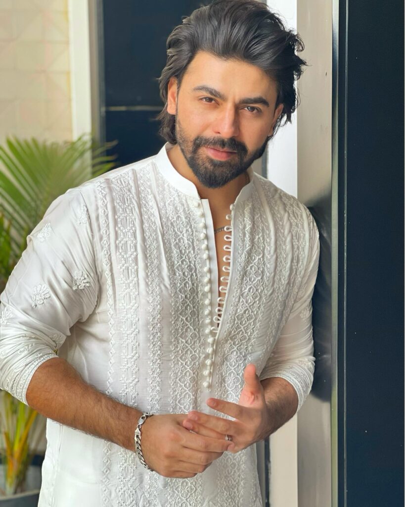 Farhan Saeed Height Age Girlfriend Wife Family Biography