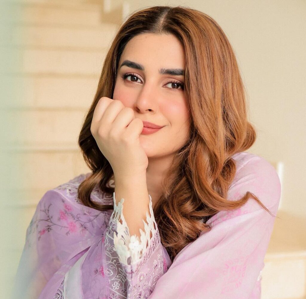 Kubra Khan Height Age Family Biography